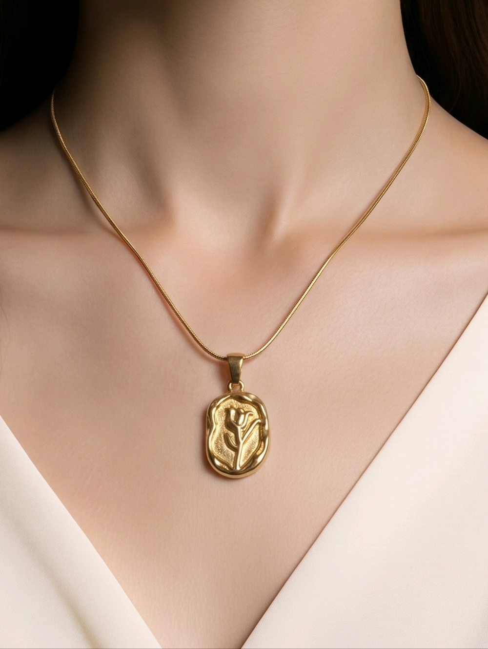 Gold Tulip Pendant Necklace 18K Gold Plated Floral Medallion Snake Chain NWT